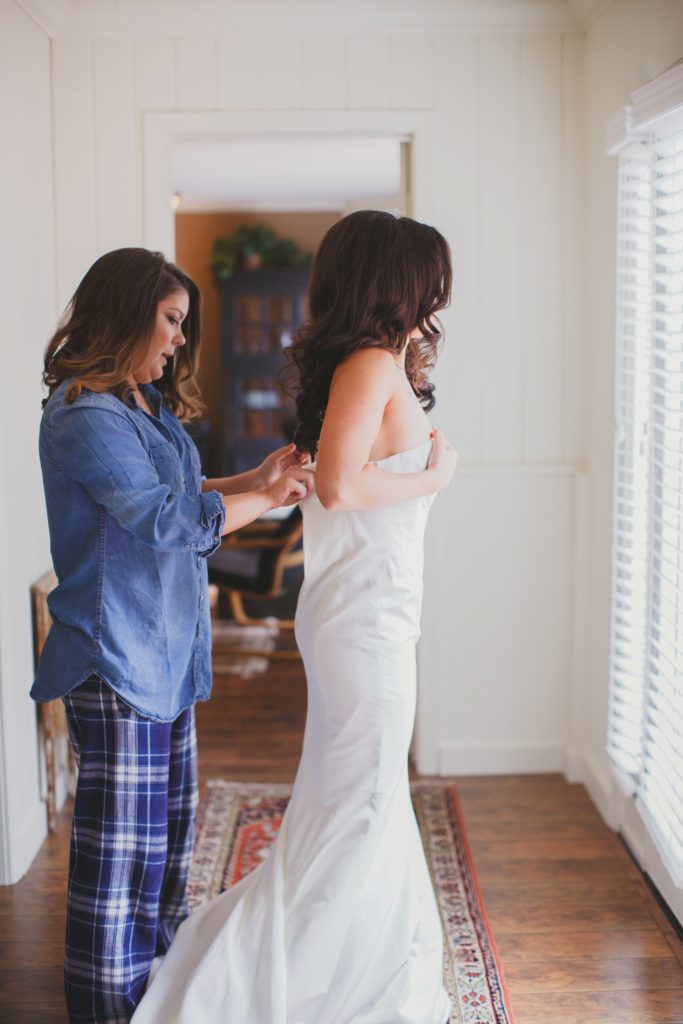 dancing fish farm bridal room by jagger photography
